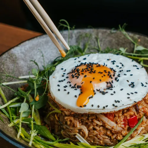 Pokračujeme v špeciáloch 😍 Najbližšie 2 týždne u nás môžeš ochutnať NASI GORENG 🤤 Ako vždy len na prevádzke 🫶🏼

#streetfoodieBB #foodloversBB #BanskaBystrica